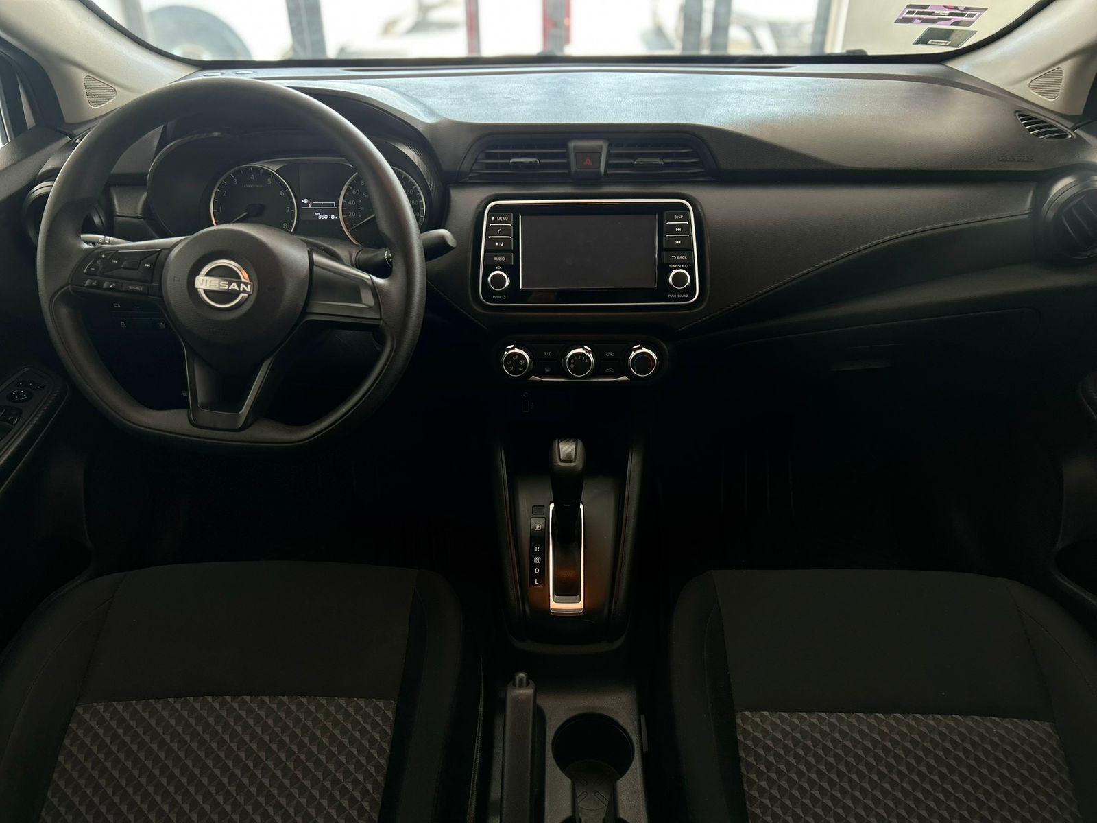 2024 Nissan Versa Base