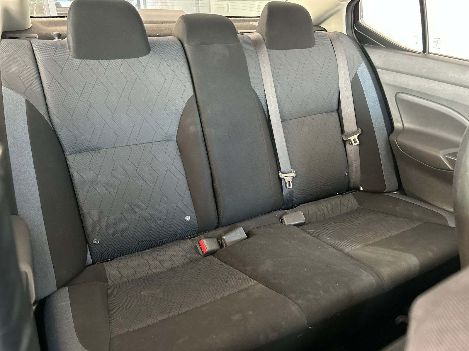 2023 Nissan Versa Base