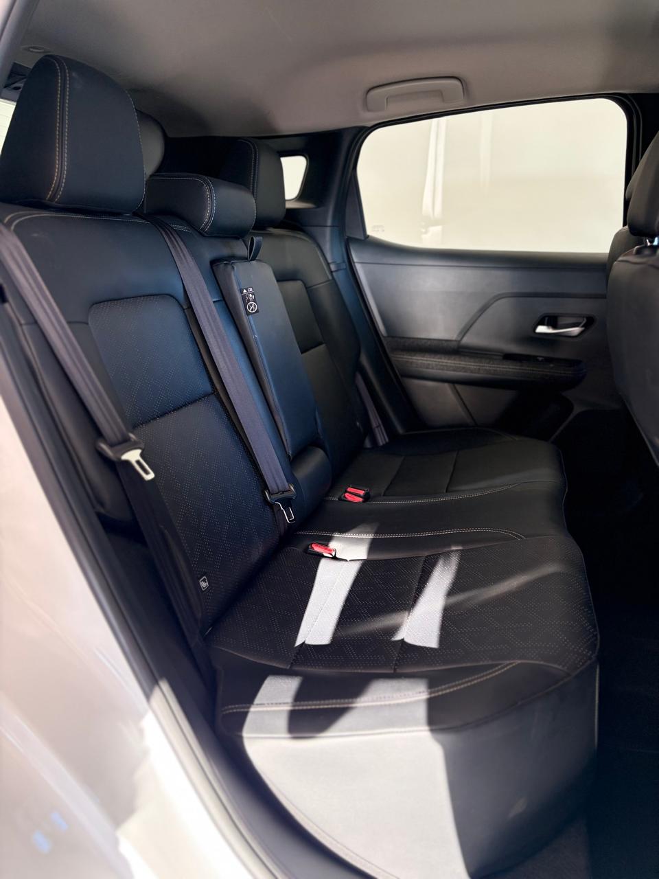2025 Nissan Kicks Base