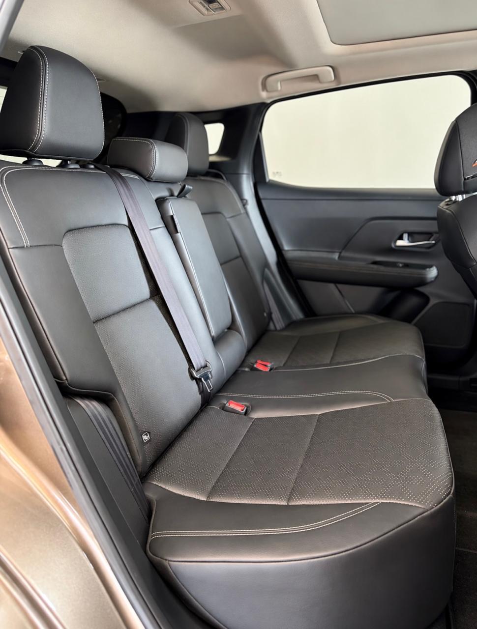 2025 Nissan Kicks Base
