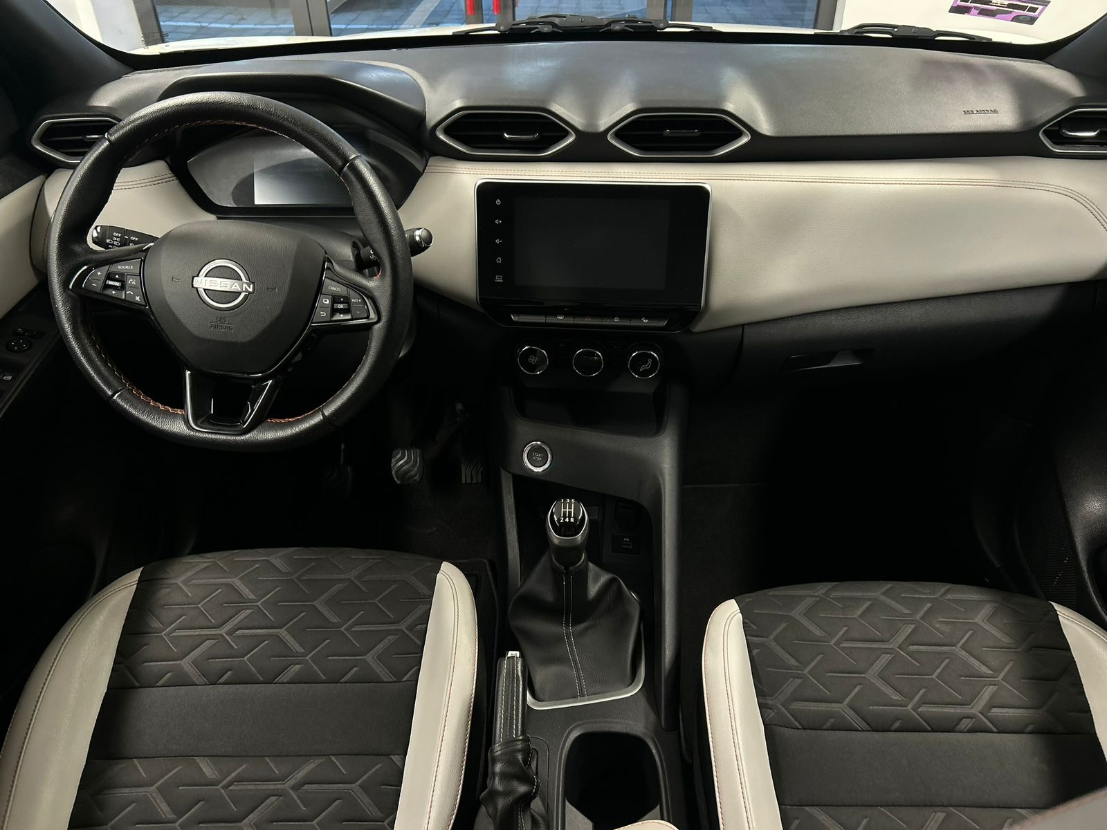 2025 Nissan Magnite Base
